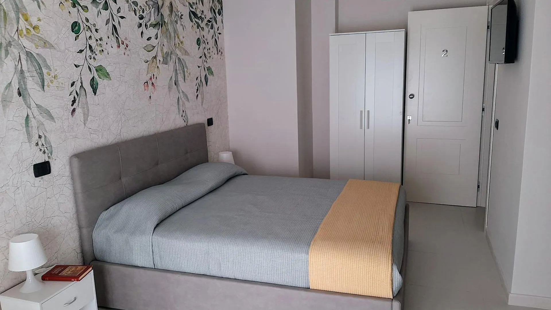 My Comfort Suite Neapol 0*,